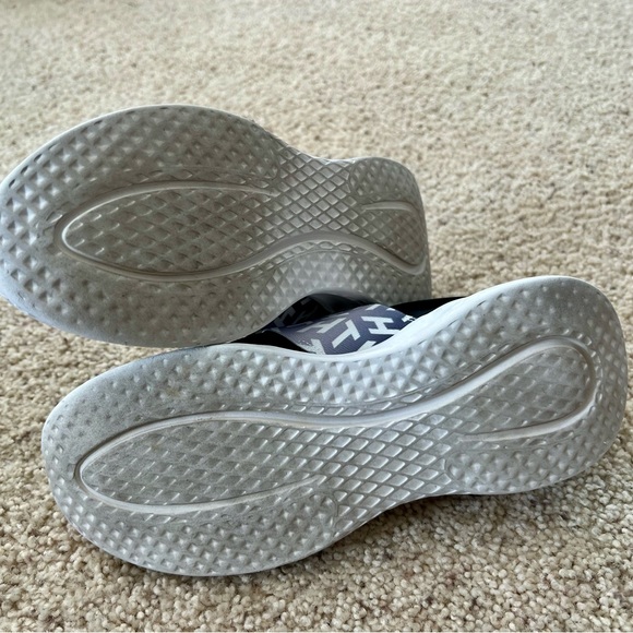 Women sneakers. - Picture 4 of 4